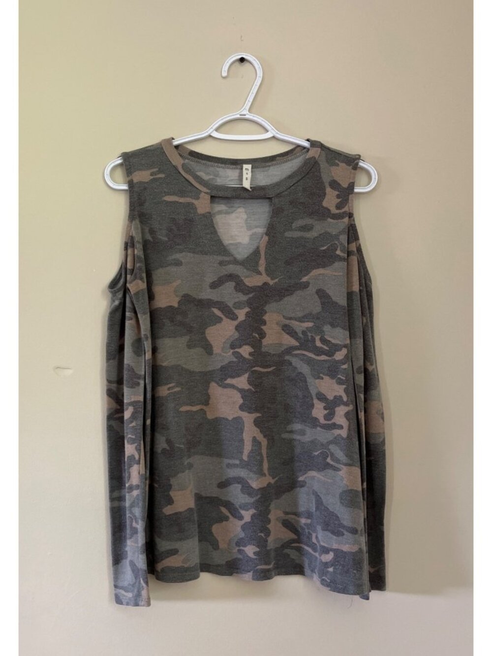 MTS Womens Small Green Camo Cold Shoulder Long Sleeve T-Shirt